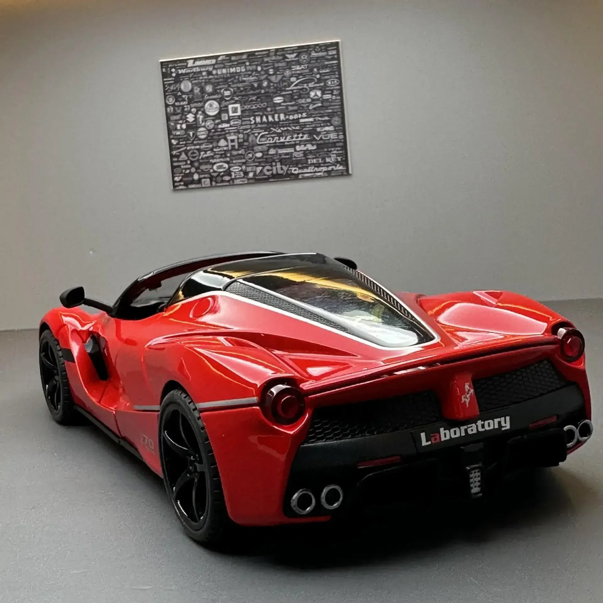 Ferrari LaFerrari 1:22